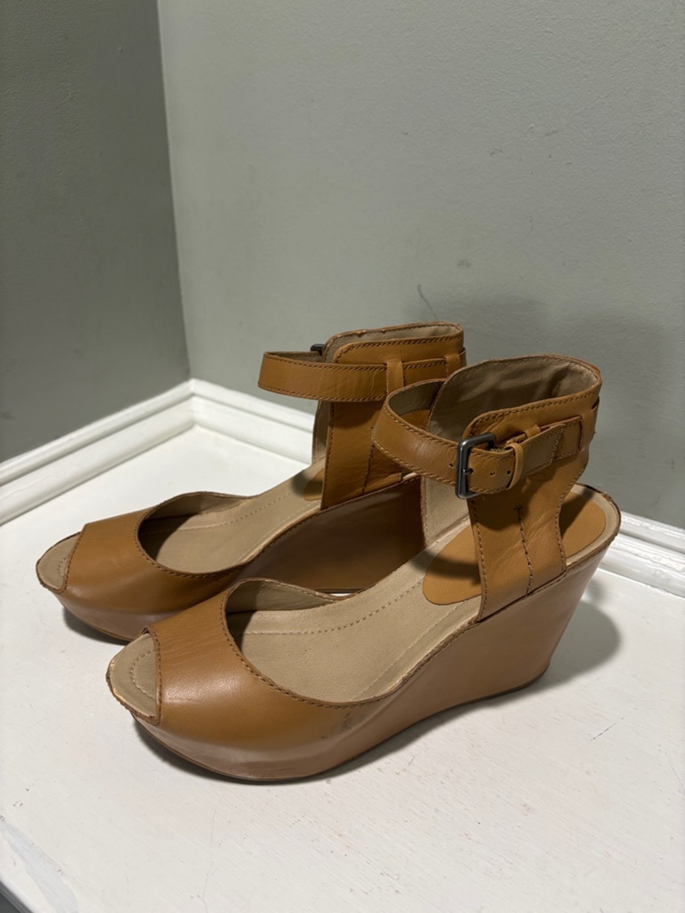 Kenneth Cole Reaction Women’s Tan Wedge Sandals w/Ankle Strap-size 9 - Picture 4 of 8